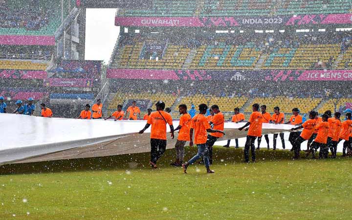 বৃষ্টিতে থমকে আছে বাংলাদেশের খেলা