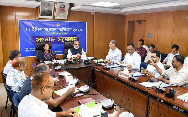 মা ইলিশ সংরক্ষণ অভিযান চলাকালে আইন লঙ্ঘন করলে কঠোর ব্যবস্থা নেয়া হবে : মৎস্য ও প্রাণিসম্পদ মন্ত্রী