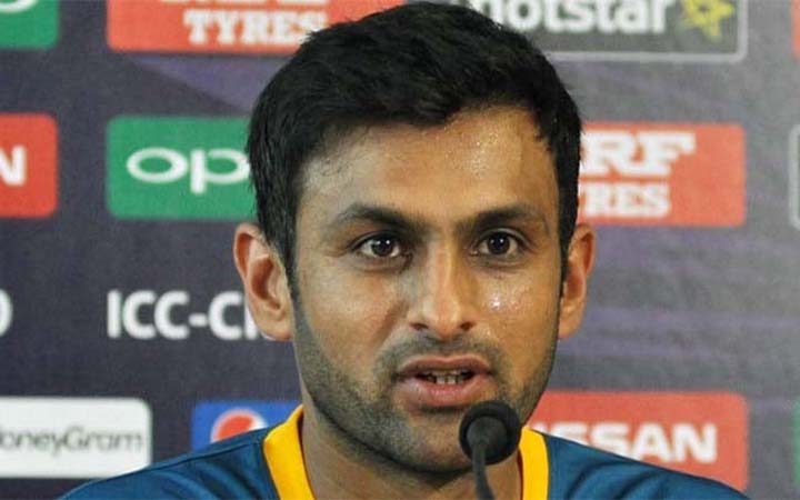 পাকিস্তানী খেলোয়াড়দের ‘পেশাদারিত্বে ঘাটিত আছে’ : শোয়েব মালিক