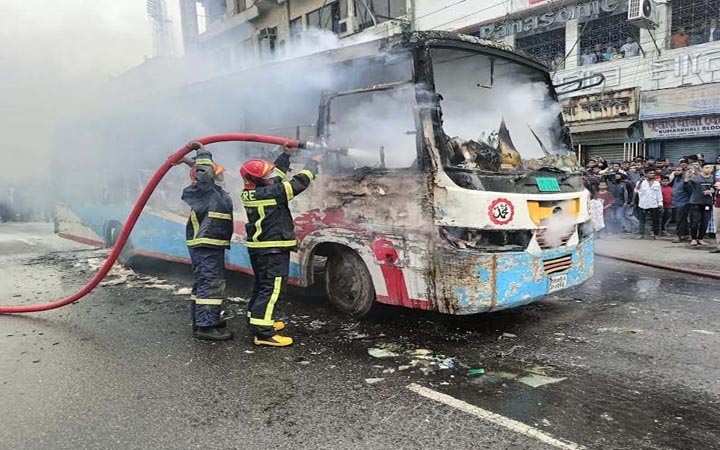 ডিসেম্বরে সারাদেশে ২ হাজার ৩৬০টি যানবাহন ও স্থাপনায় আগুন