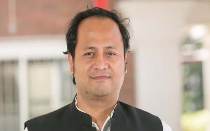 ব্যতিক্রম আয়োজনের মধ্যে দিয়ে কাজ শুরু করছেন শিক্ষামন্ত্রী