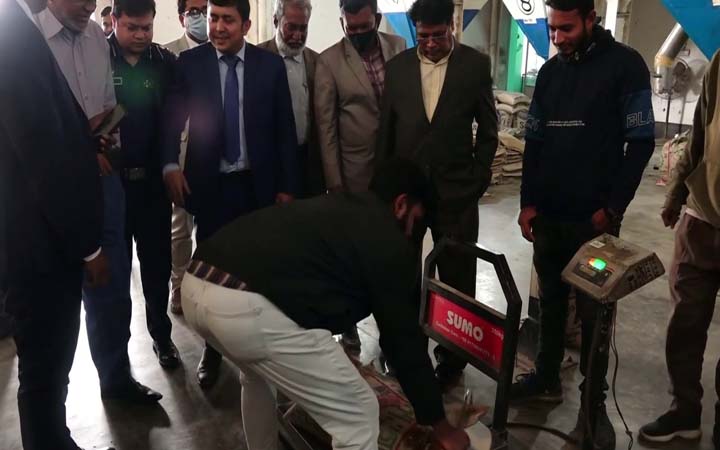 কুষ্টিয়ায় চালের মোকাম খাজানগরে জেলা প্রশাসনের অভিযান, দুই প্রতিষ্ঠানকে জরিমানা