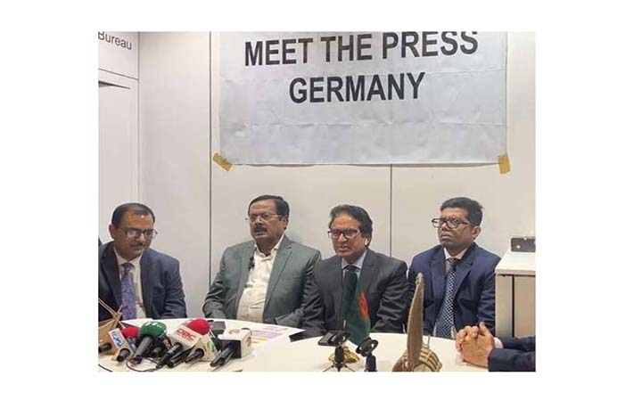 পাটজাত পণ্য রপ্তানী আয় দ্বিগুণ করতে চাই : পাট মন্ত্রী