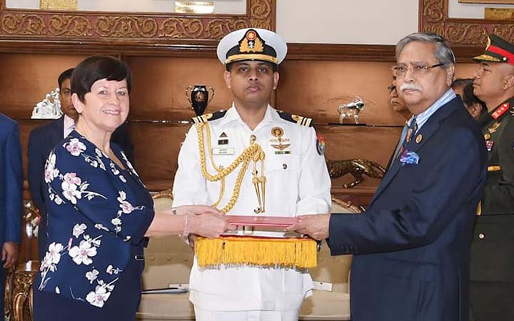 রাষ্ট্রপতির নিকট সাত দেশের অনাবাসিক দূতের পরিচয়পত্র পেশ