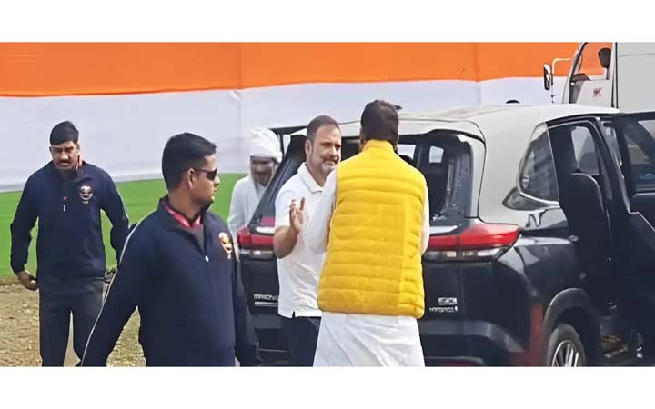 রাহুল গান্ধীর গাড়ির কাচ ভাঙা নিয়ে তীব্র বিতর্ক