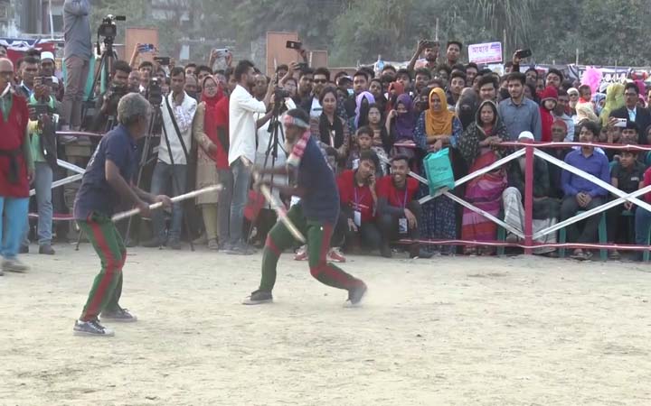 কুষ্টিয়ায় অনুষ্ঠিত হলো বিলুপ্তপ্রায় লাঠি খেলা