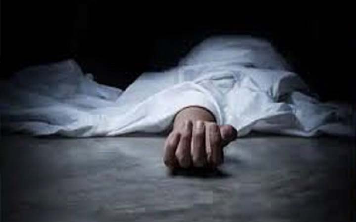 মাঠে পড়ে ছিল যুবকের মরদেহ