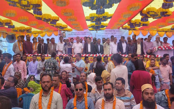 পাবনা জেলা বিএনপি কারামুক্ত ৬ শতাধিক নেতাকর্মীদের বরণ করল