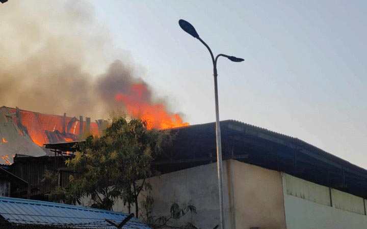 চট্টগ্রামে এস আলম চিনি মিলে আগুন