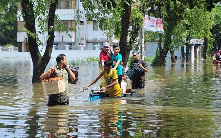 কুমিল্লার আশ্রয়কেন্দ্রে সংকট শিশুখাদ্য