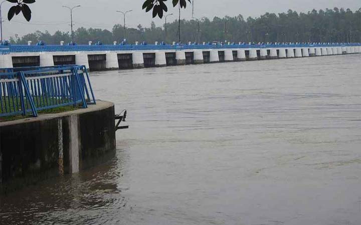 বিপৎসীমার নিচে নামলেও তিস্তার ভাঙন অব্যাহত