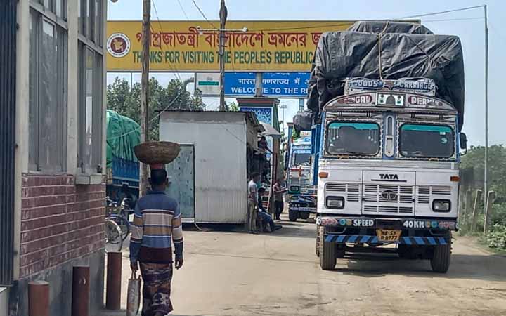 বেনাপোল বন্দর দিয়ে ভারত থেকে এলো ৪০ টন কাঁচা মরিচ