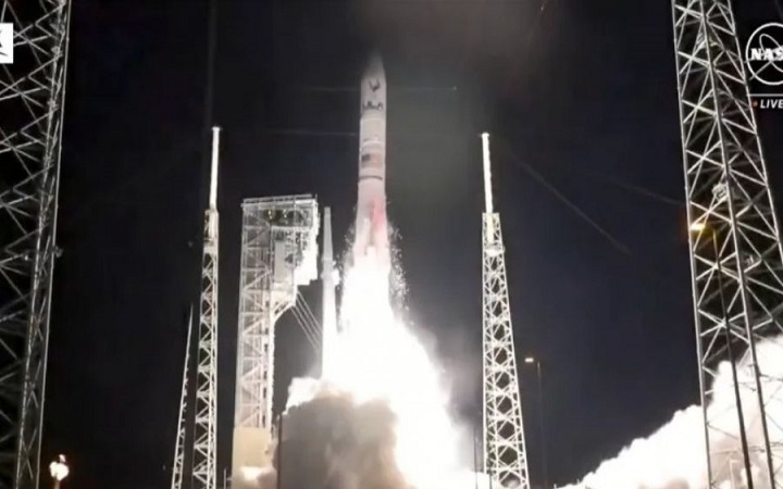 প্রথমবারের মতো চাঁদে বাণিজ্যিক রকেট পাঠালো যুক্তরাষ্ট্র