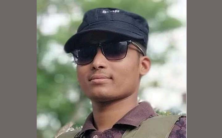 ভবের হাটে অসহায় পথিক