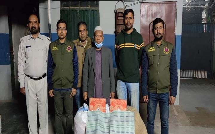 কুষ্টিয়ায় নকল ব্যান্ডরোলযুক্ত ৪০ হাজার বিড়ি জব্দ