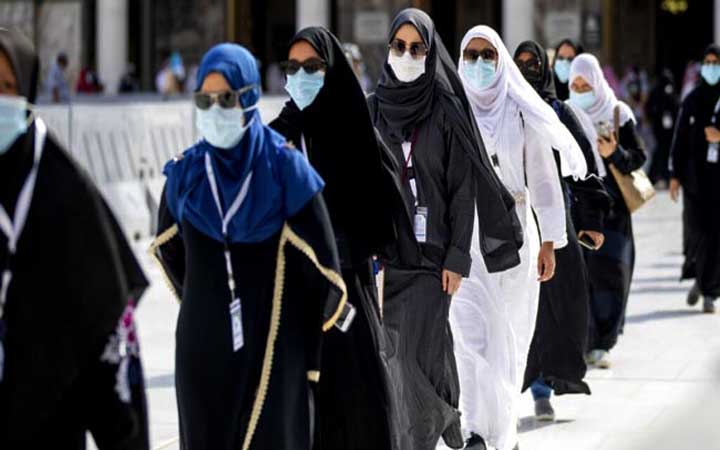 একাই সৌদি আরবে হজের অনুমতি পাচ্ছেন নারীরা