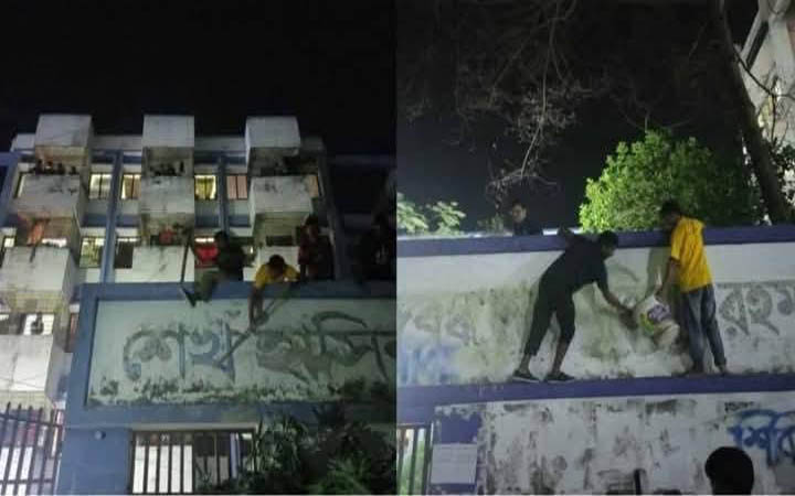 পাবনায় বিভিন্ন প্রতিষ্ঠানে শেখ পরিবারের নাম মুছে দিলো ছাত্র-জনতা