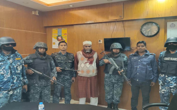 পারেশন ডেভিল হান্টে নোয়াখালীতে চেয়ারম্যানসহ  আটক ৭