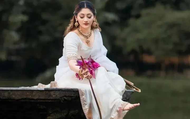 পূজা চেরীকে একেক দিন একেক ড্রেসে দেখার দাবি