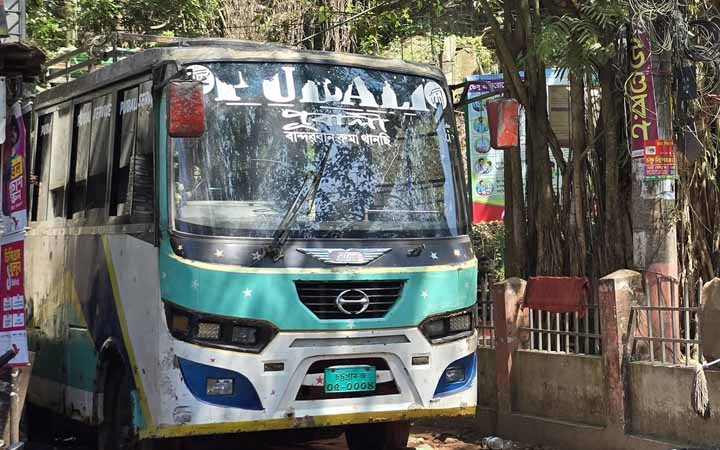 চার দিন ধরে বান্দরবান-থানচি সড়কে গণপরিবহন বন্ধ