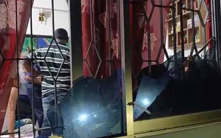 মাদারীপুরে বিএনপি নেতার বাড়িতে দুর্বৃত্তদের হামলা