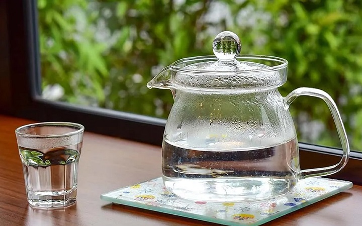 সকালে কুসুম গরম পানি পান করার উপকারিতা