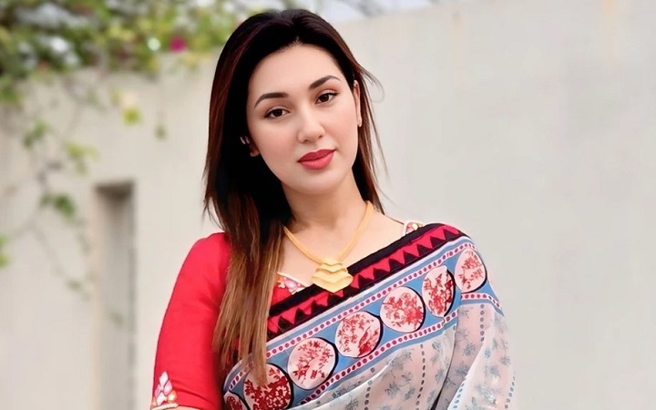 হঠাৎ বিয়ে নিয়ে খোলামেলা মন্তব্য করলেন অপু বিশ্বাস