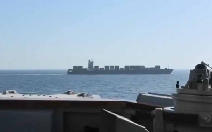 শিগগিরই বাণিজ্যিক জাহাজে গুলির প্রতিশোধ নেবে ইরান