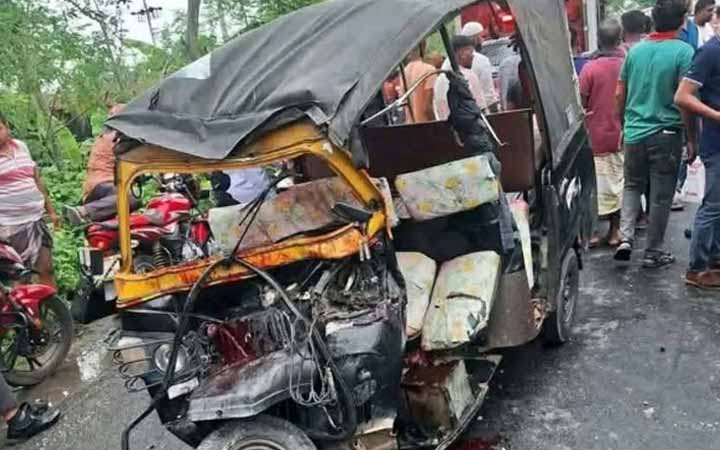 রাজশাহীর মোহনপুরে সিএনজি-ট্রাক সংঘর্ষে নিহত ২