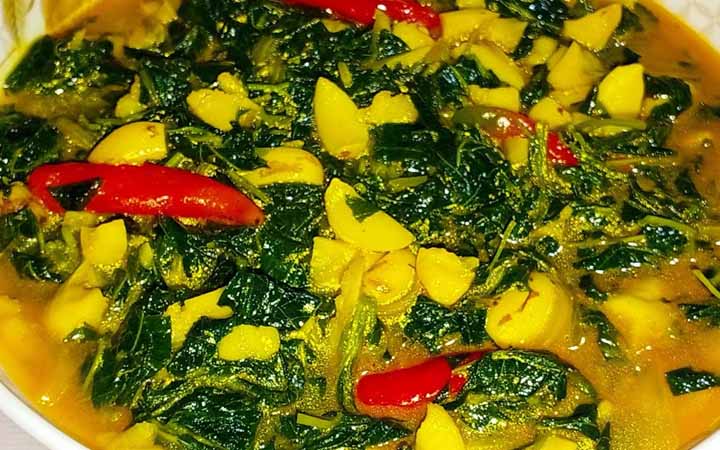 গ্রামবাংলার রেসিপিঃ কাঁঠালের বিচি দিয়ে পাটশাক ভাজা