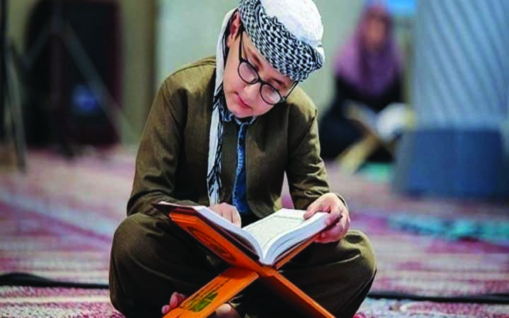 সন্তানকে হাফেজে কুরআন তৈরি করার গুরুত্ব