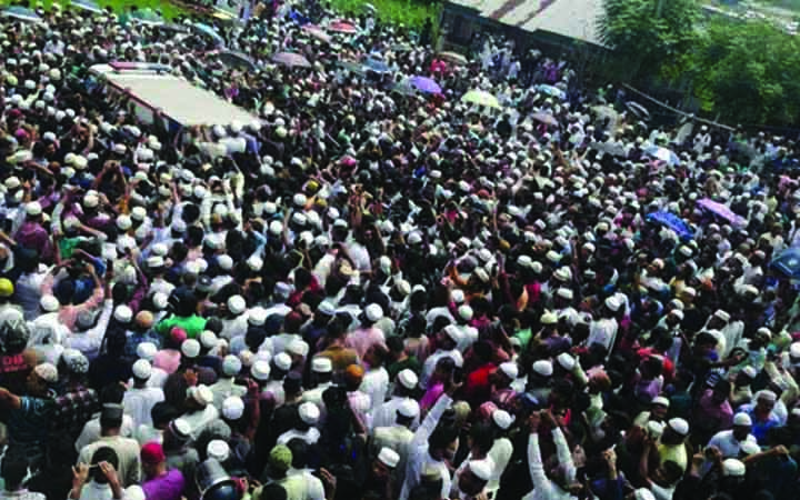 দুপুরে সাঈদীর জানাজা, সকাল থেকেই মানুষের ঢল