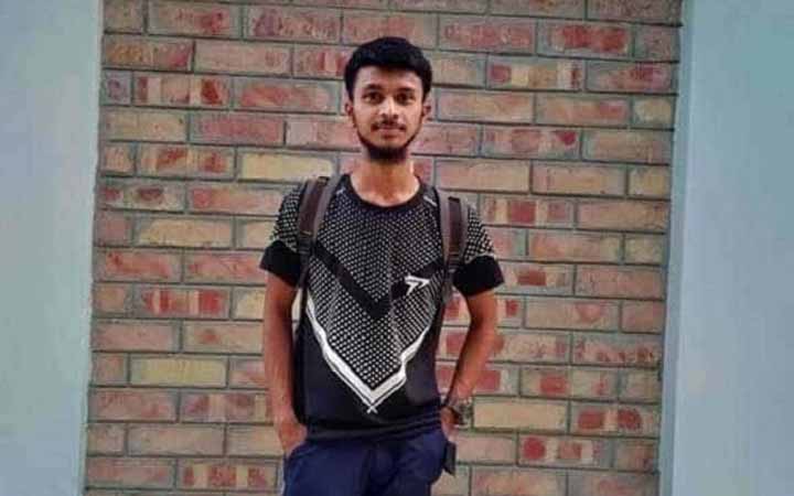 ‘স্বপ্ন পূরণ করতে অনেক টাকা, নয়তো মা-বাবা থাকা প্রয়োজন’