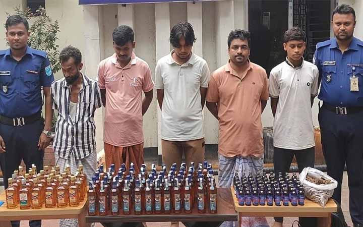 রূপগঞ্জে ৬ মাদক কারবারি গ্রেপ্তার