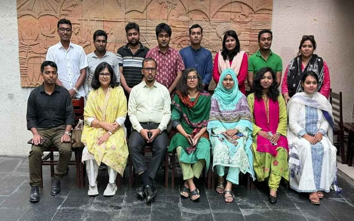 স্টামফোর্ডের সাংবাদিকতা বিভাগের স্নাতকোত্তর শিক্ষার্থীদের গেট টুগেদার
