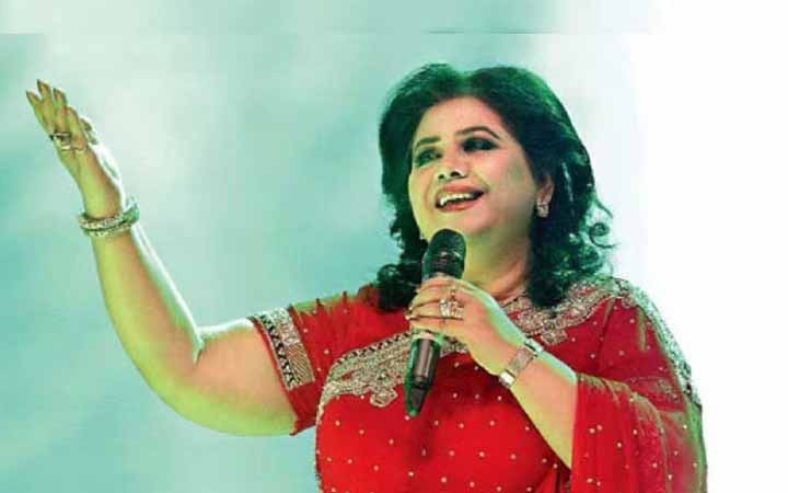 সুরের মায়াজালেই বন্দি রুনা লায়লা