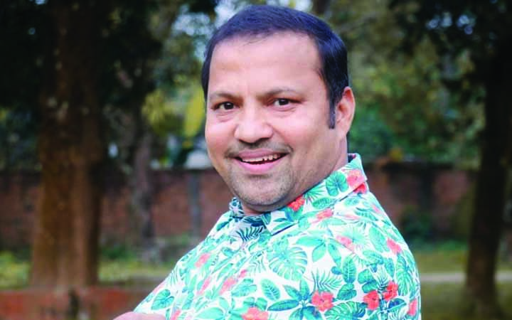 শপিং করতে দুবাই গেলেন অভিনেতা সিদ্দিক