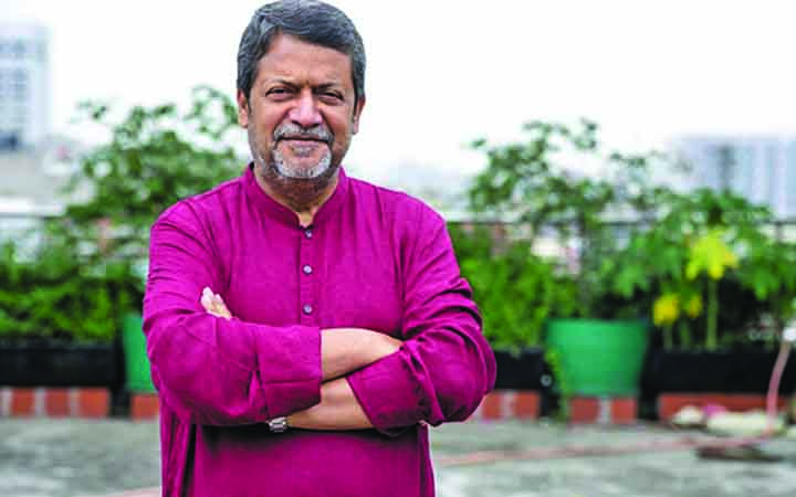 আজম খান পেশায় ব্যাংকার হয়েও সফল অভিনেতা