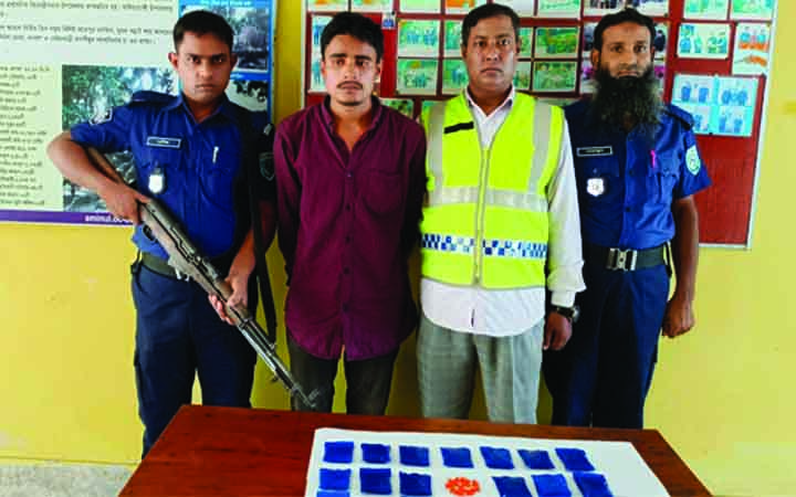 ঠাকুরগাওয়ের বালিয়াডাঙ্গীতে বিপুল পরিমাণ ইয়াবাসহ ১ জন গ্রেফতার
