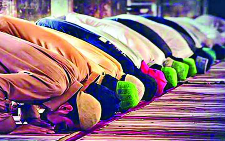 নামাজে একাধিক ভুল হলে কয়টি সাহু সিজদা দিতে হবে?