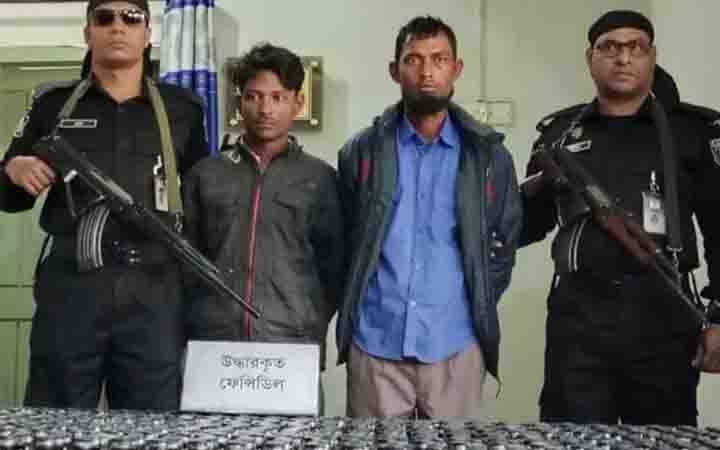 নীলফামারীতে ২ মাদক ব্যবসায়ী আটক