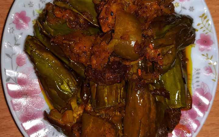 টক-ঝাল-মিষ্টি আচারি বেগুন রান্নার রেসিপি
