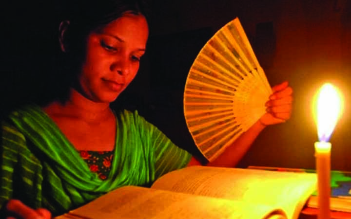 উত্তপ্ত আবহাওয়া একই সাথে লোডশেডিংয়ে নগরজীবন বিপর্যস্ত