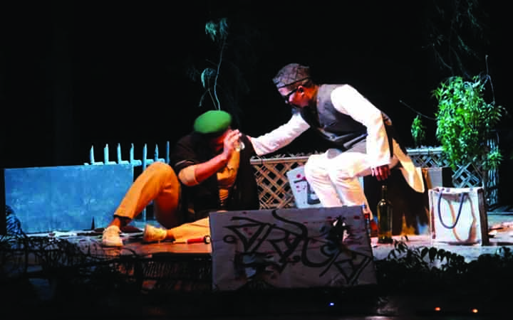 উৎসবে সরগরম মঞ্চপাড়া