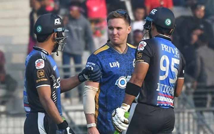 ঢাকাকে হারিয়ে টানা পাঁচ ম্যাচে জয় পেল রংপুর