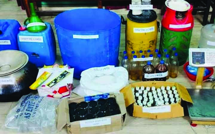 যে পদ্ধতীতে তৈরি হচ্ছে ভেজাল মধু