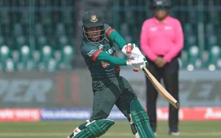 মিরাজ ও শান্তর ব্যাটে ভর করে জয়ের পথে বাংলাদেশ