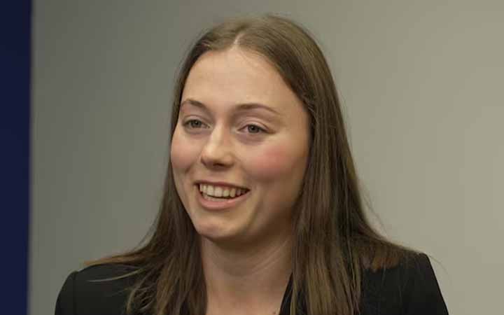 অস্ট্রেলিয়ার ইতিহাসের সর্বকনিষ্ঠ সিনেটর হলেন শার্লট ওয়াকার