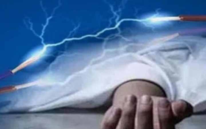 চৌগাছায় বিদ্যুৎ স্পৃ‌ষ্টে ছে‌লে নিহত বাবা আহত