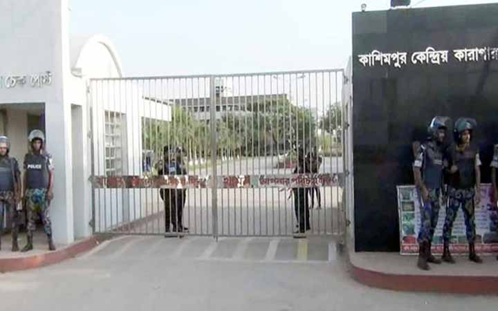 কাশিমপুর কারা ফটকে ইয়াবাসহ কারারক্ষী আটক